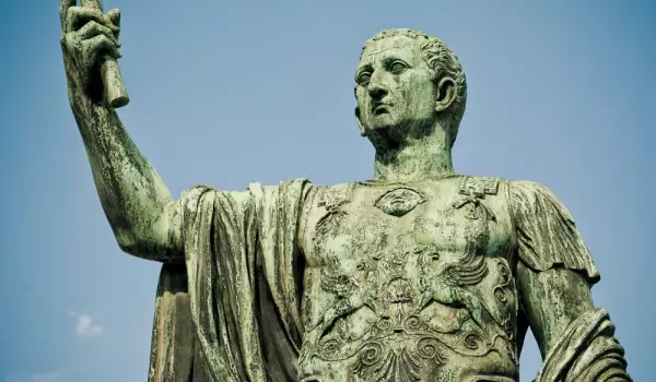 Rimski carevi: Cezar