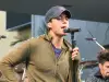 Скандал с екипа на Енрике Иглесиас часове преди концерта